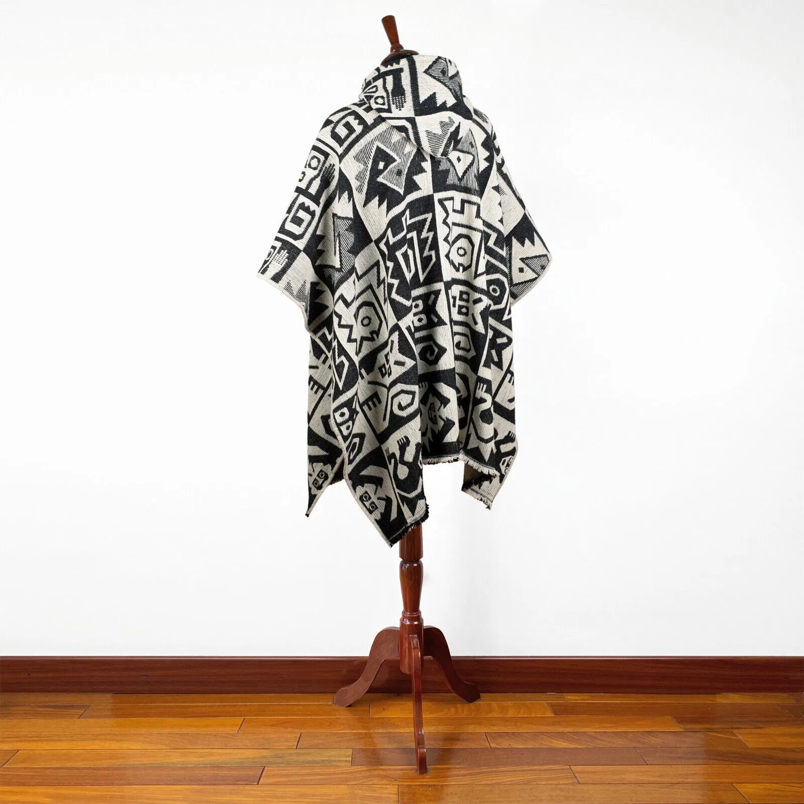 Chiriaco - Llama Wool Unisex South American Handwoven Thick Hooded Poncho - Aztec animal pattern - black-white