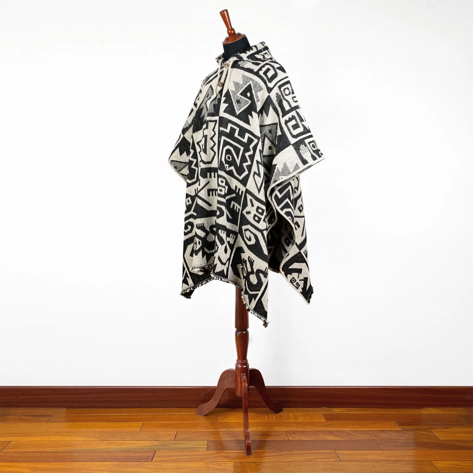 Chiriaco - Llama Wool Unisex South American Handwoven Thick Hooded Poncho - Aztec animal pattern - black-white