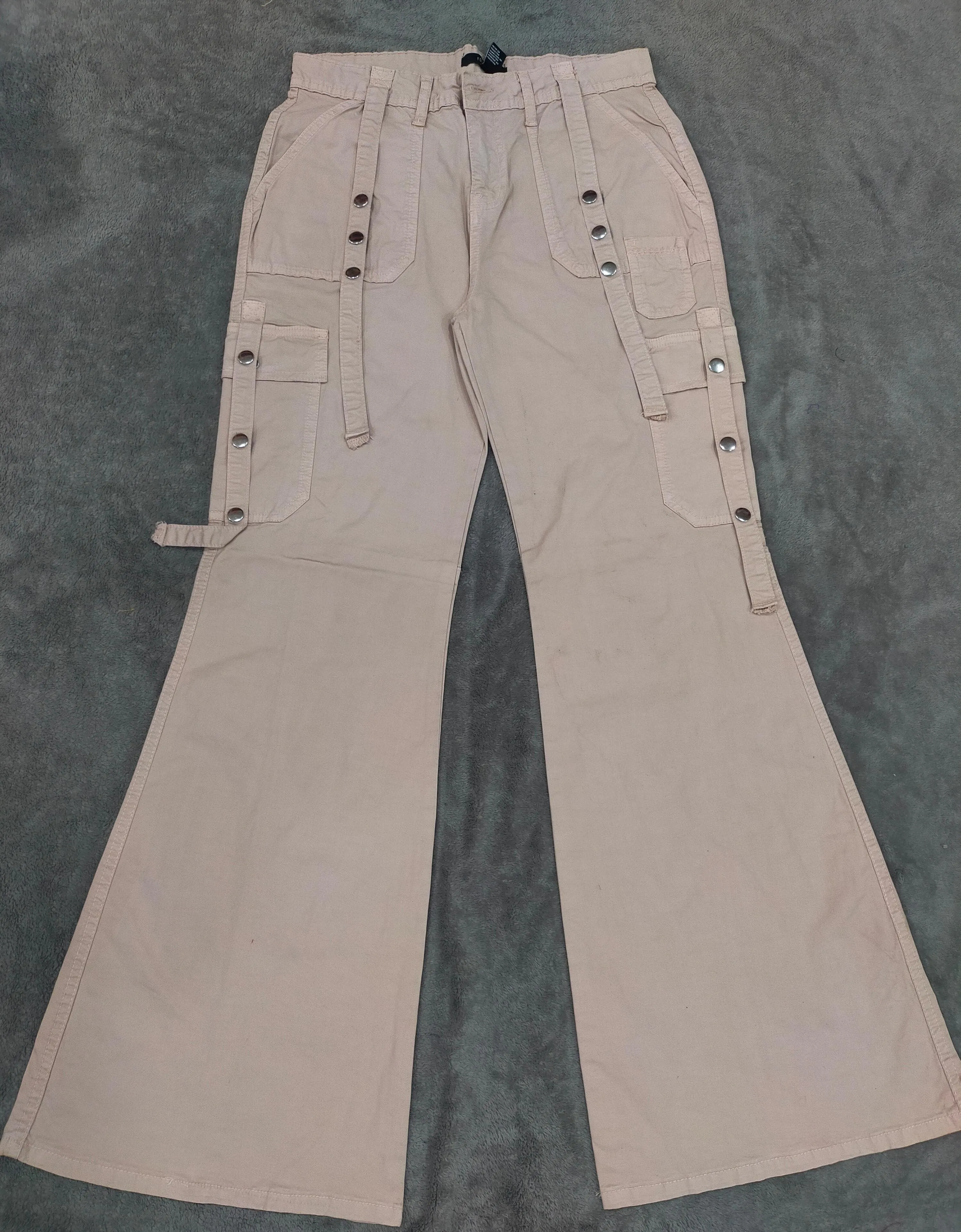 CR2018 Women Cargo Flared Pants - 20 Pcs