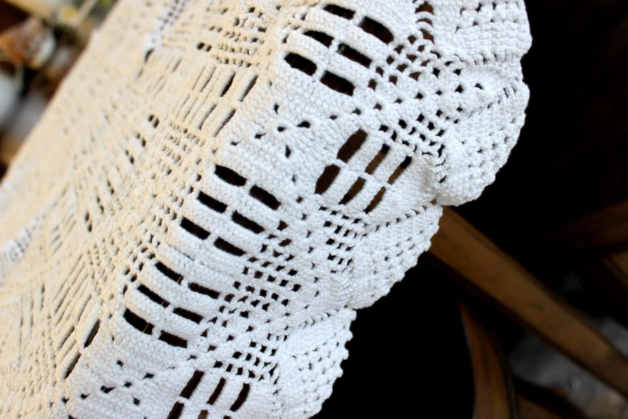 Crocheted Table Runner, Matching Doily Set, White Table Scarf, Vintage Table Linens 14297