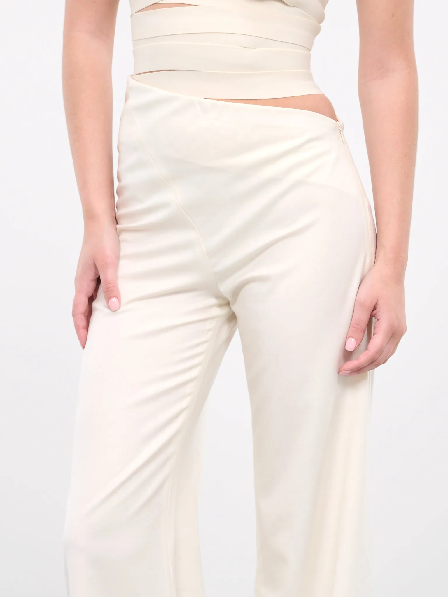 Diagonal Trousers (TR-W02-WHITE)