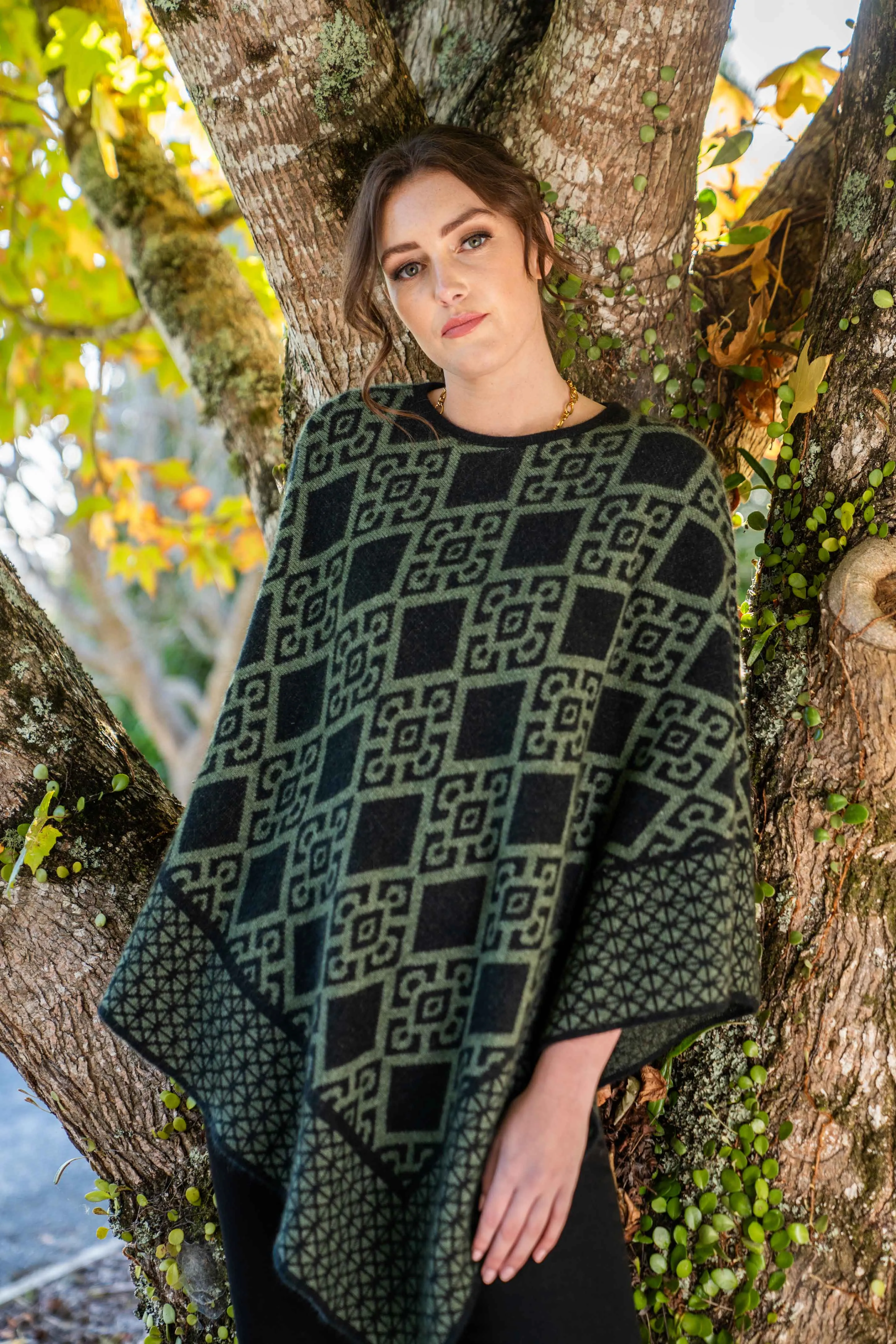 DIAMOND PONCHO