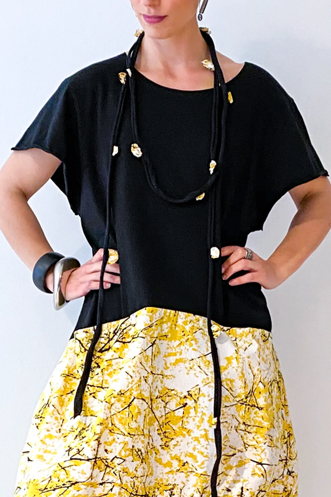 Flower Necklace in Forsythia Carnaby/Black Tokyo