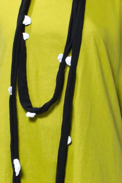 Flower Necklace in White Carnaby/Black Tokyo