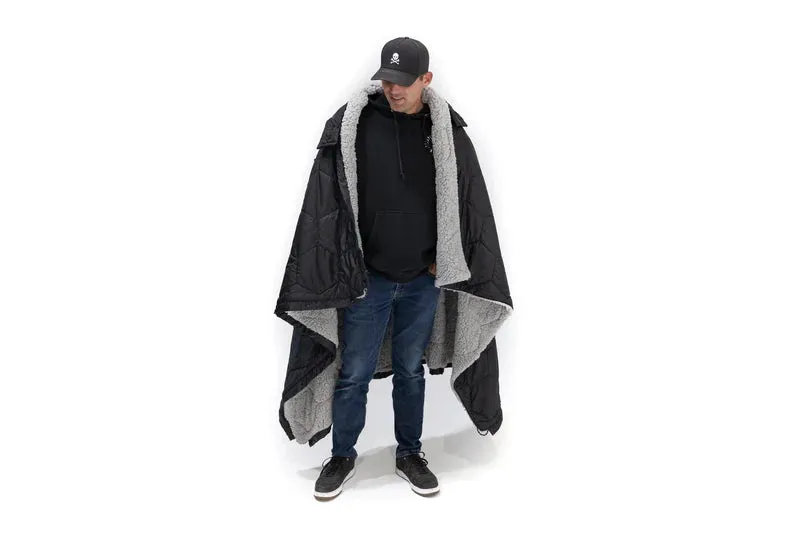 FREESPIRIT RECREATION Anywhere Poncho/Puff Blanket