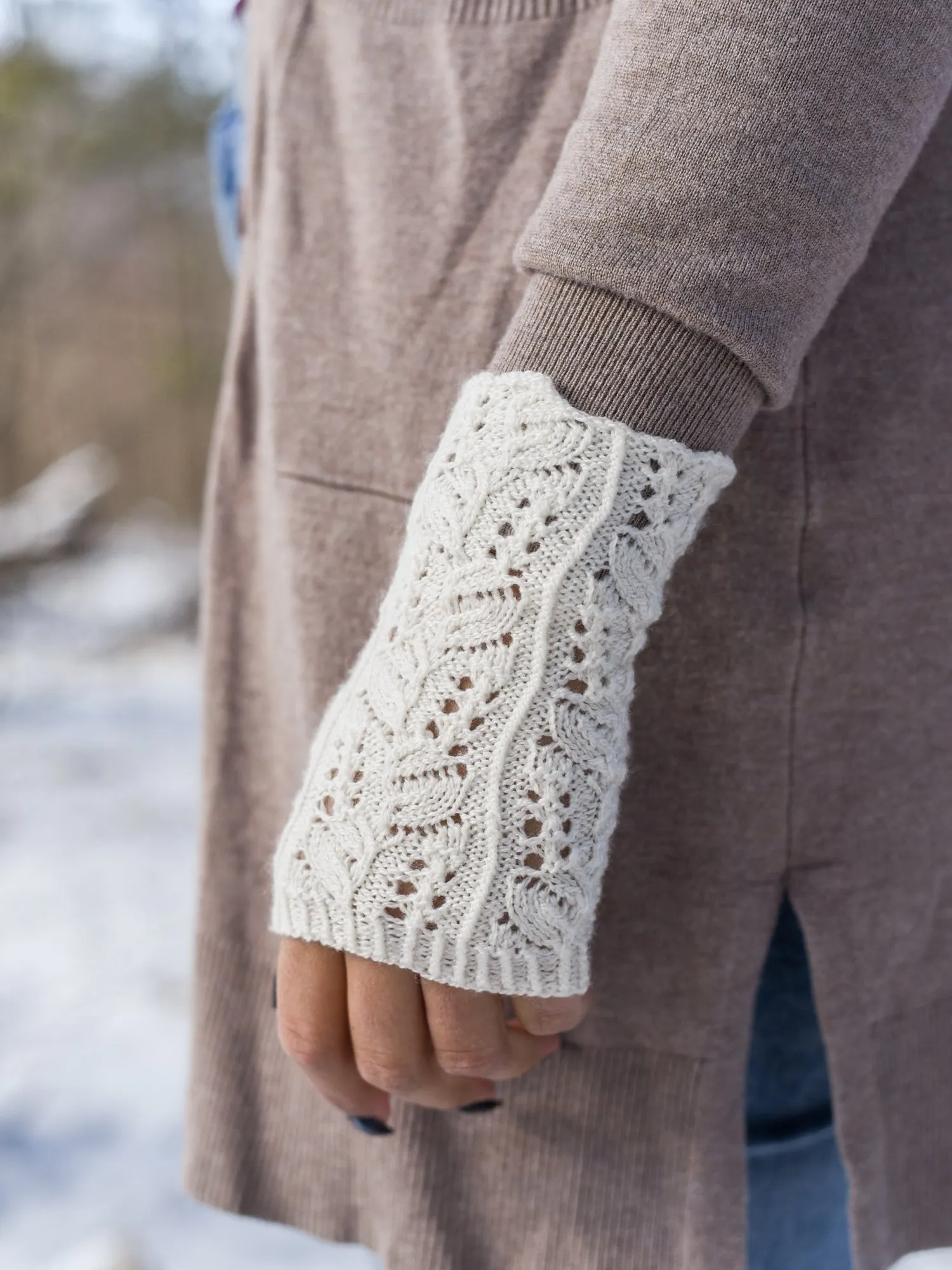 Higan Fingerless Mitts <br/><small>knitting pattern</small>