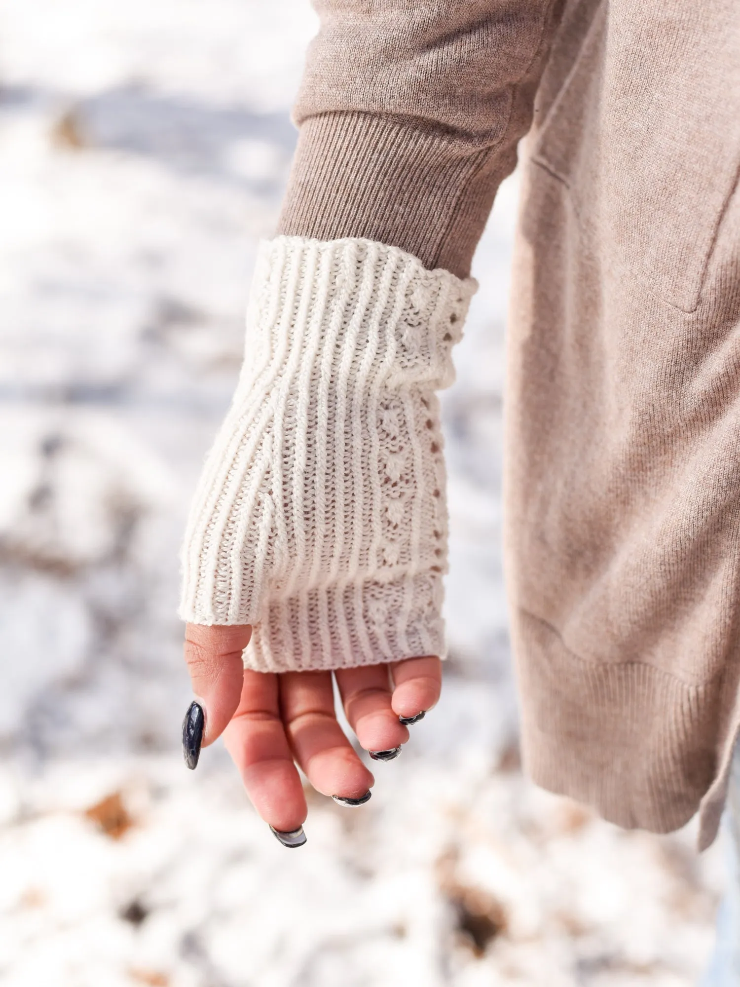 Higan Fingerless Mitts <br/><small>knitting pattern</small>