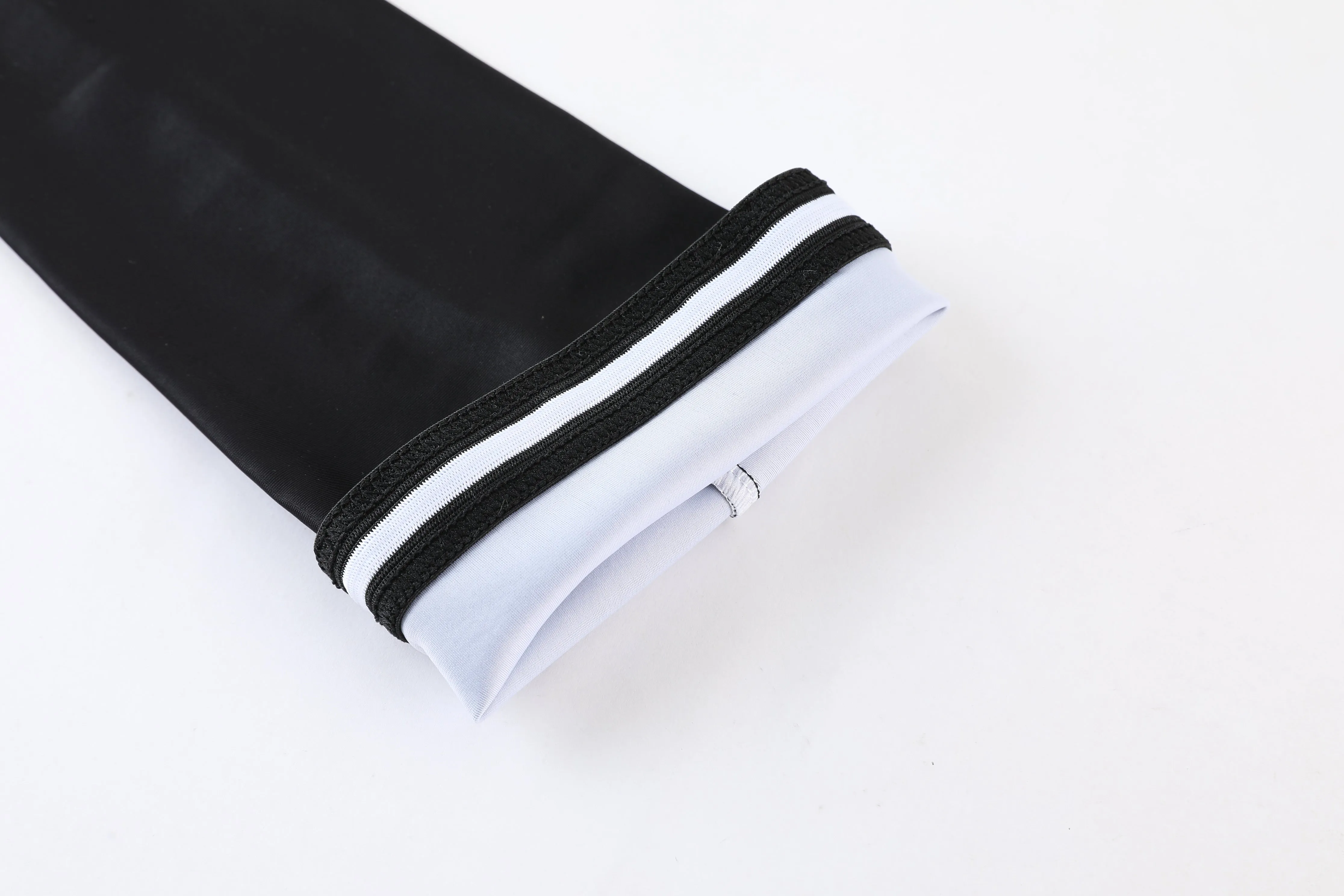 JEORGE Cycling UV protection light weight arm sleeves.