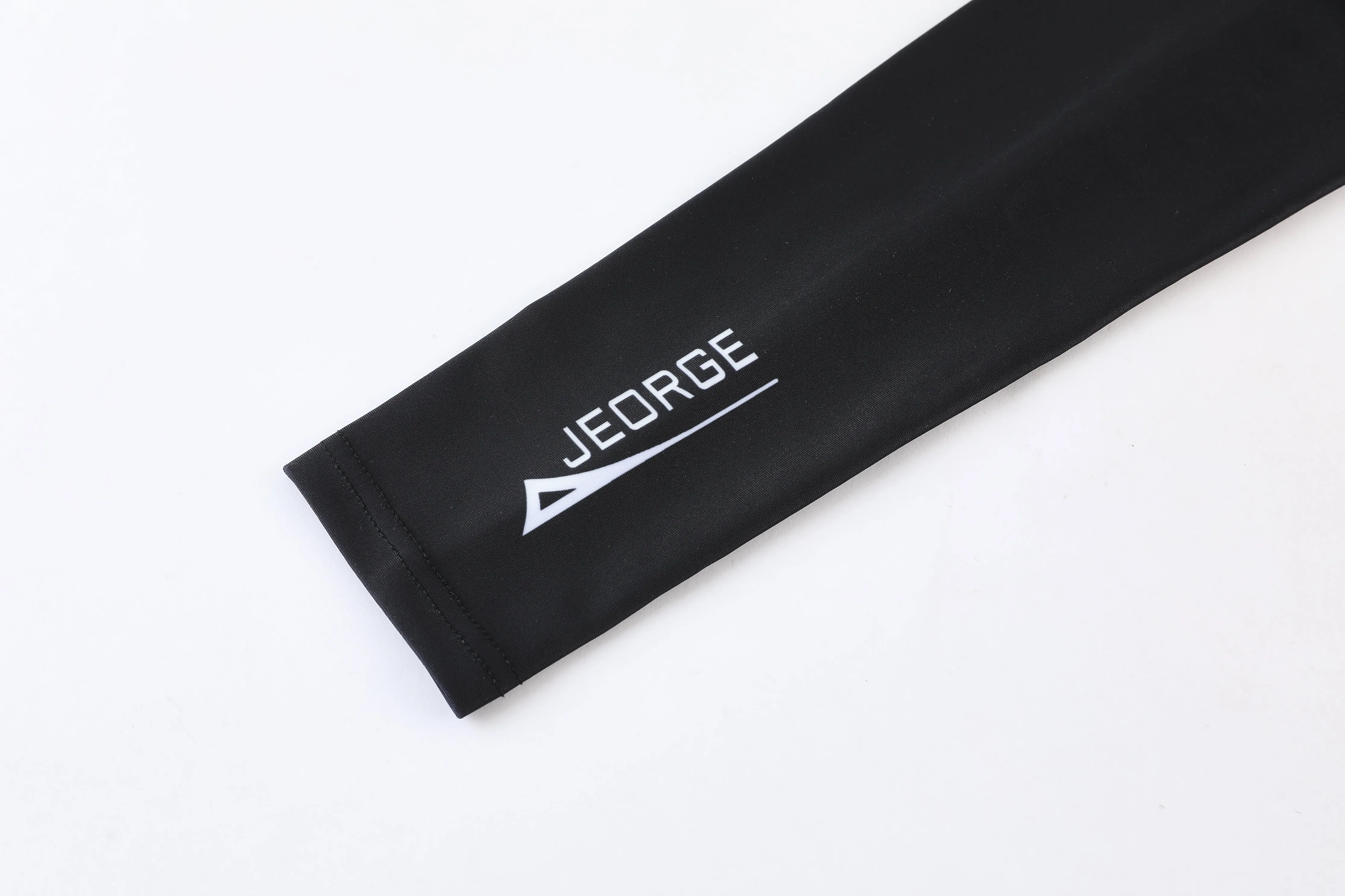 JEORGE Cycling UV protection light weight arm sleeves.