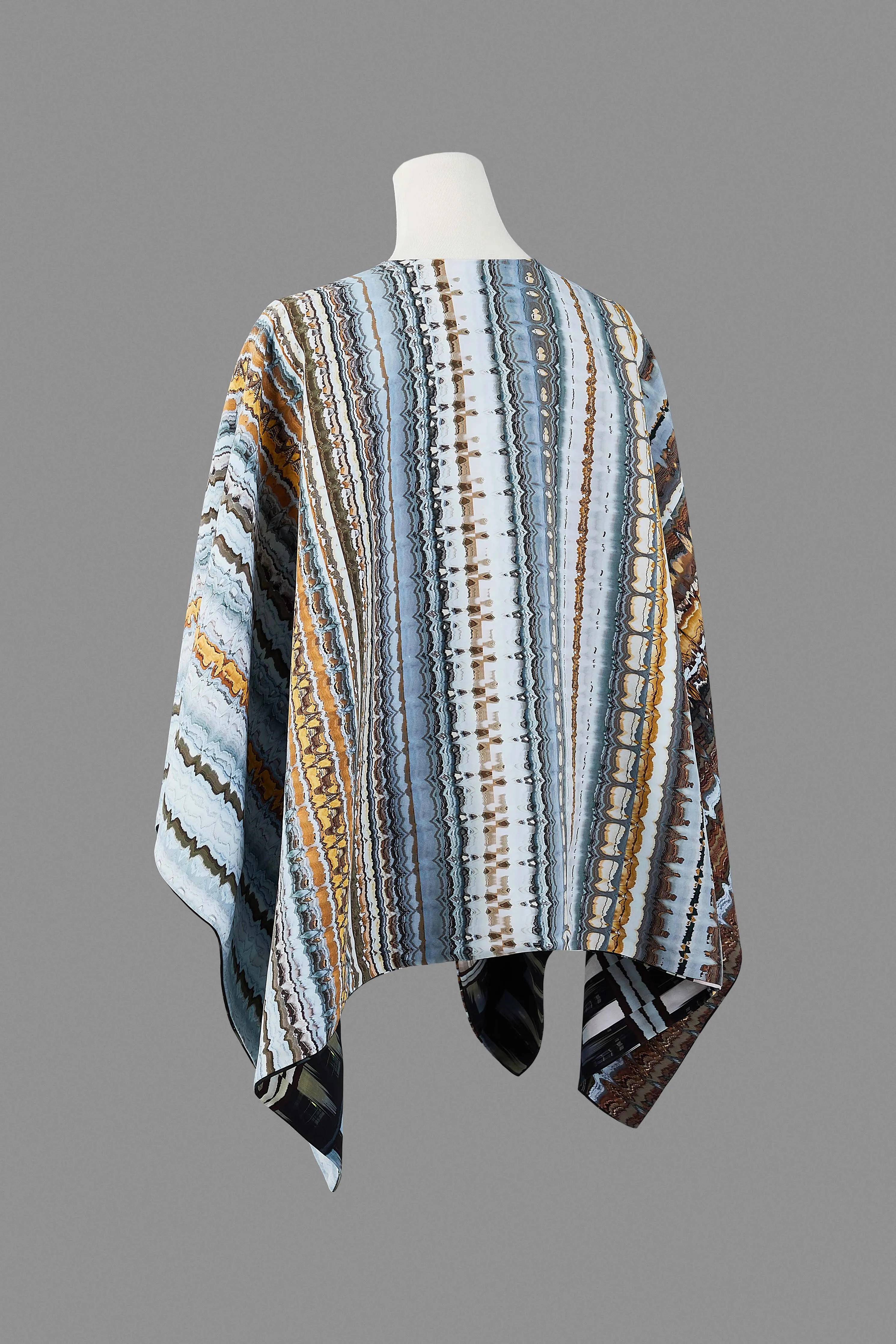 WHITE PALACE X WINTERSCAPE PONCHO