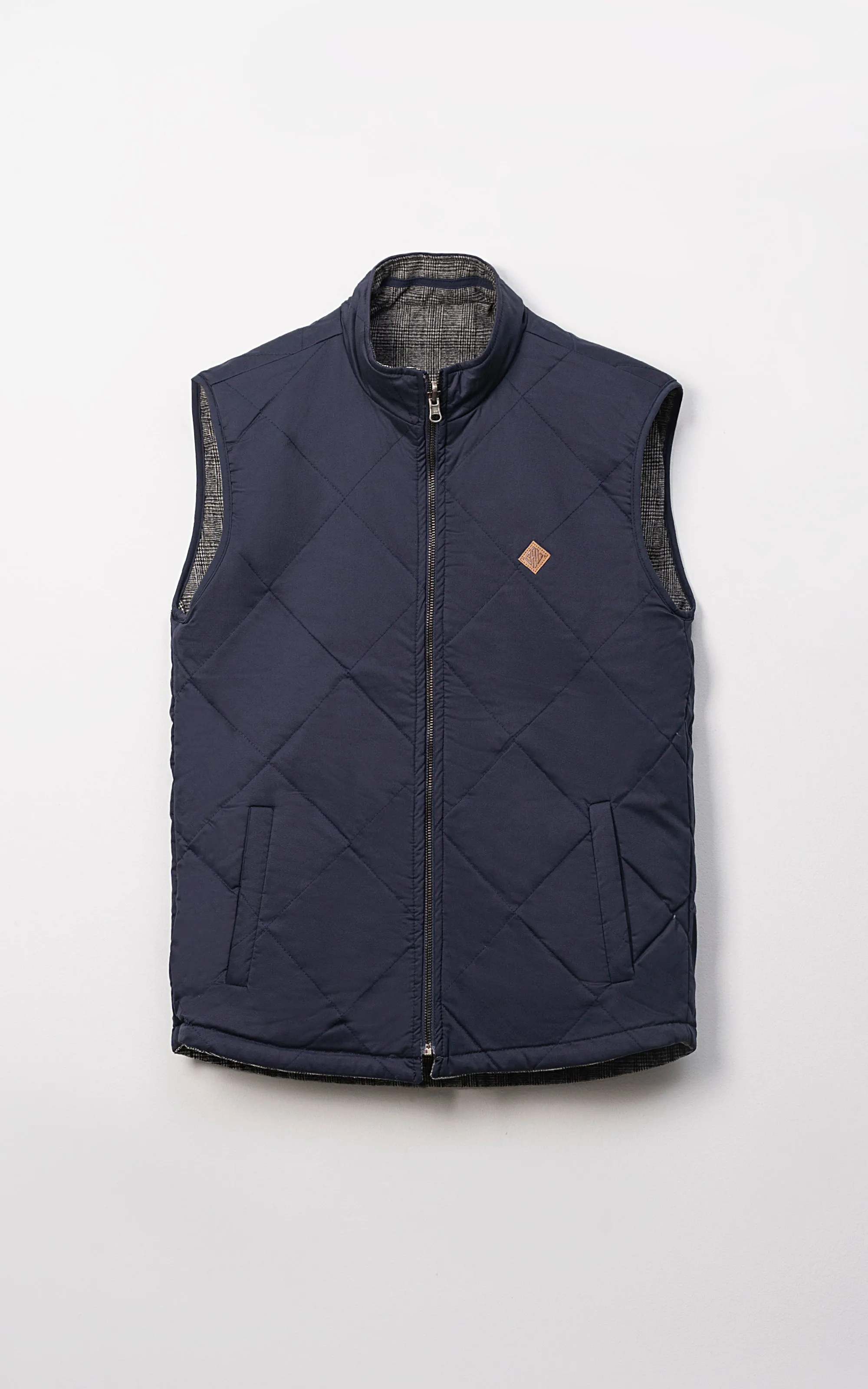 WOOL QUILTED SLEEVELESS REVERSIBLE JACKET BLACK GREY